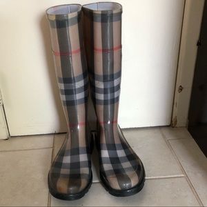 Burberry 🌧 Rainboots